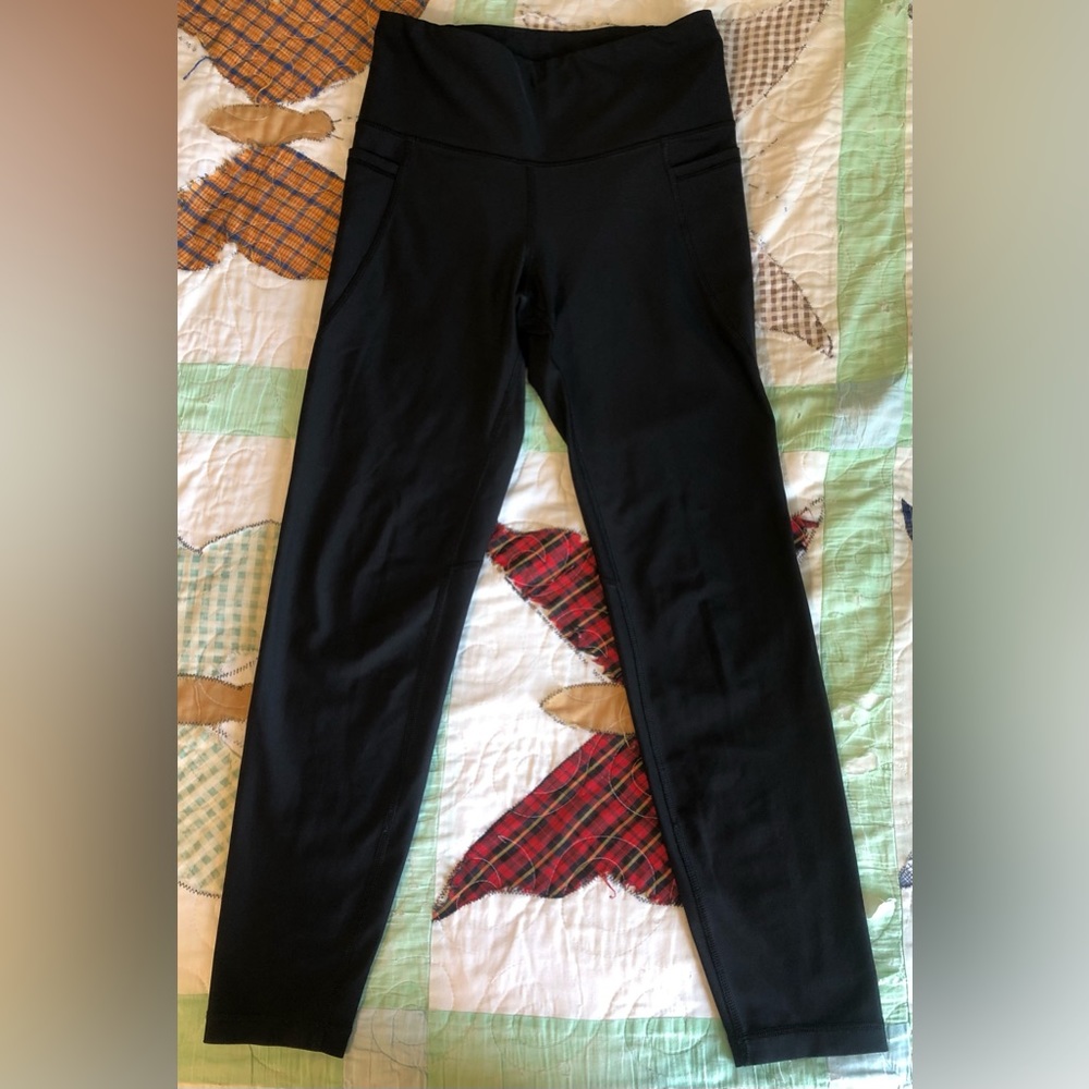 black old navy high-waisted ankle-length leggings